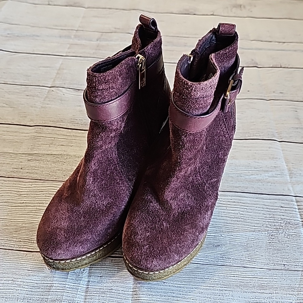 Tory Burch 6M maroon/burgundy zip up platform booties